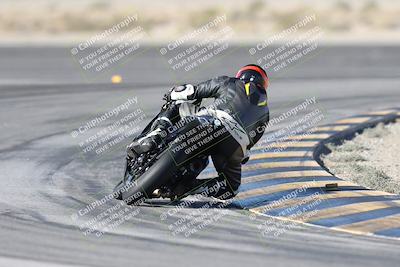 media/Dec-01-2025-Moto Forza (Mon) [[2daa91e15f]]/1-Advanced Group/Session 2 Turn 11 Backside/